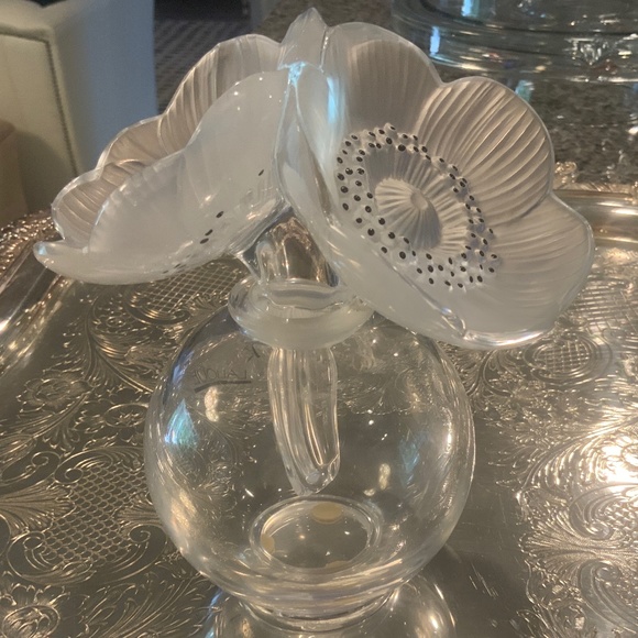 Lalique 1980โs Extra Large Crystal Les Anemone Perfume Bottle 6.5โH - Picture 1 of 7